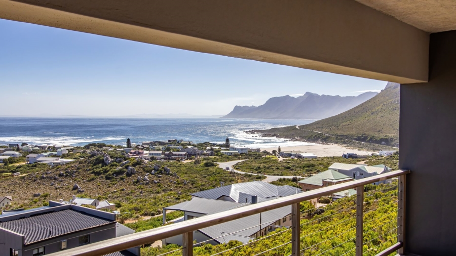 3 Bedroom Property for Sale in Rooi Els Western Cape